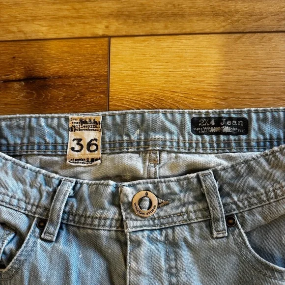 Volcom denim light wash jeans with white paint splatters, 5 pocket, size 36. - Picture 9 of 14